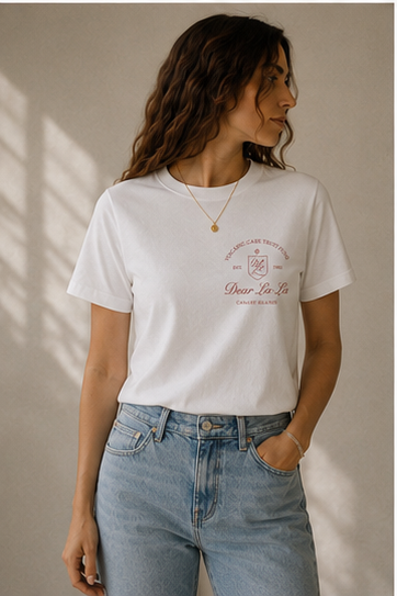 Camiseta Volcanic Care Trust Fund en terracota, vista frontal